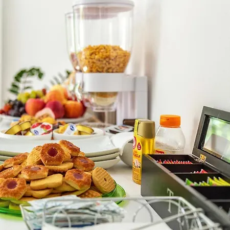 Alexander Bed & Breakfast 4*